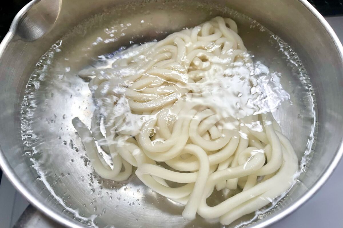 やみつき混ぜうどん