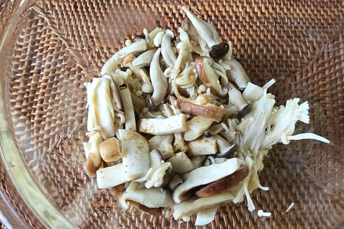 きのこの中華マリネ・ごま油