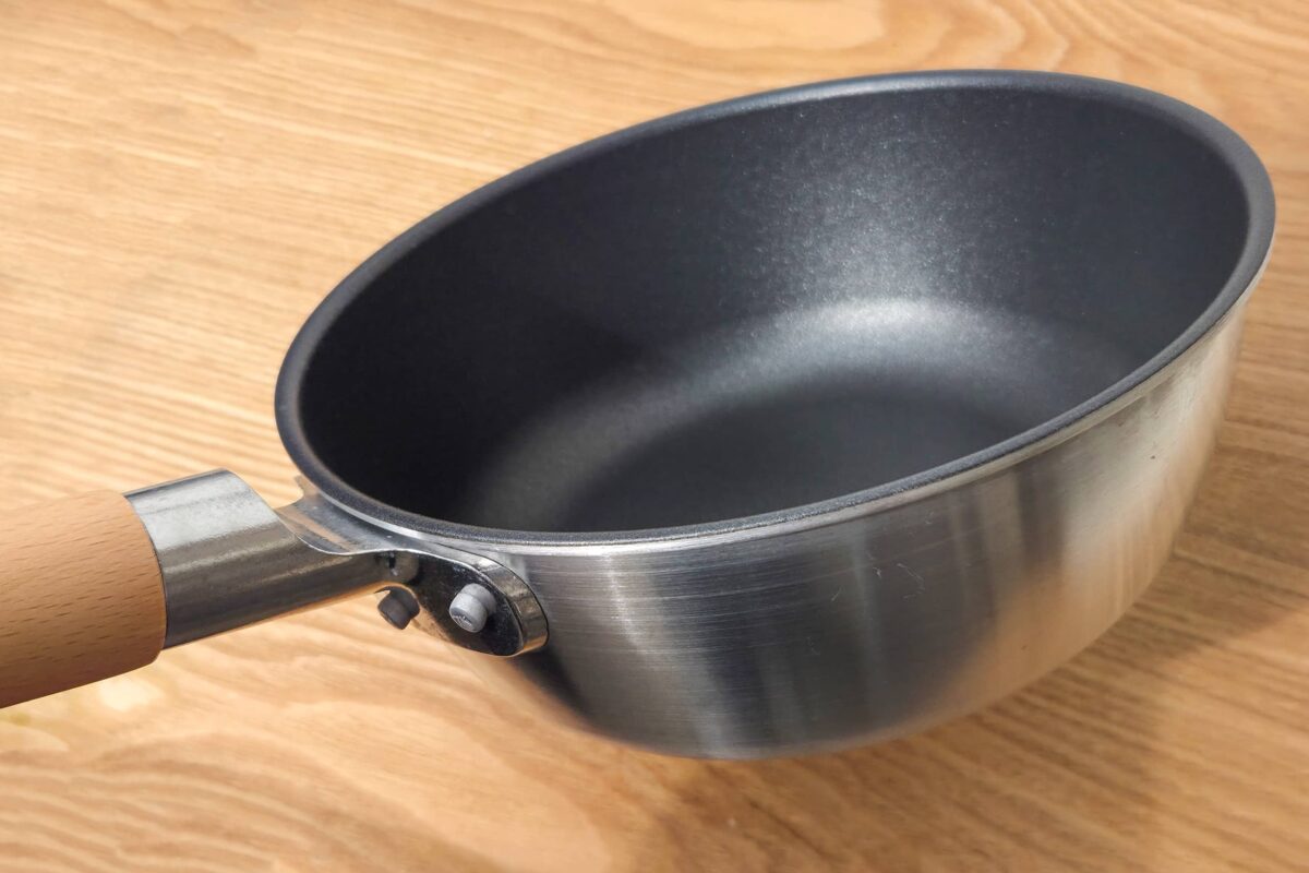 鍋としても使える こびりつきにくいフライパン 深型