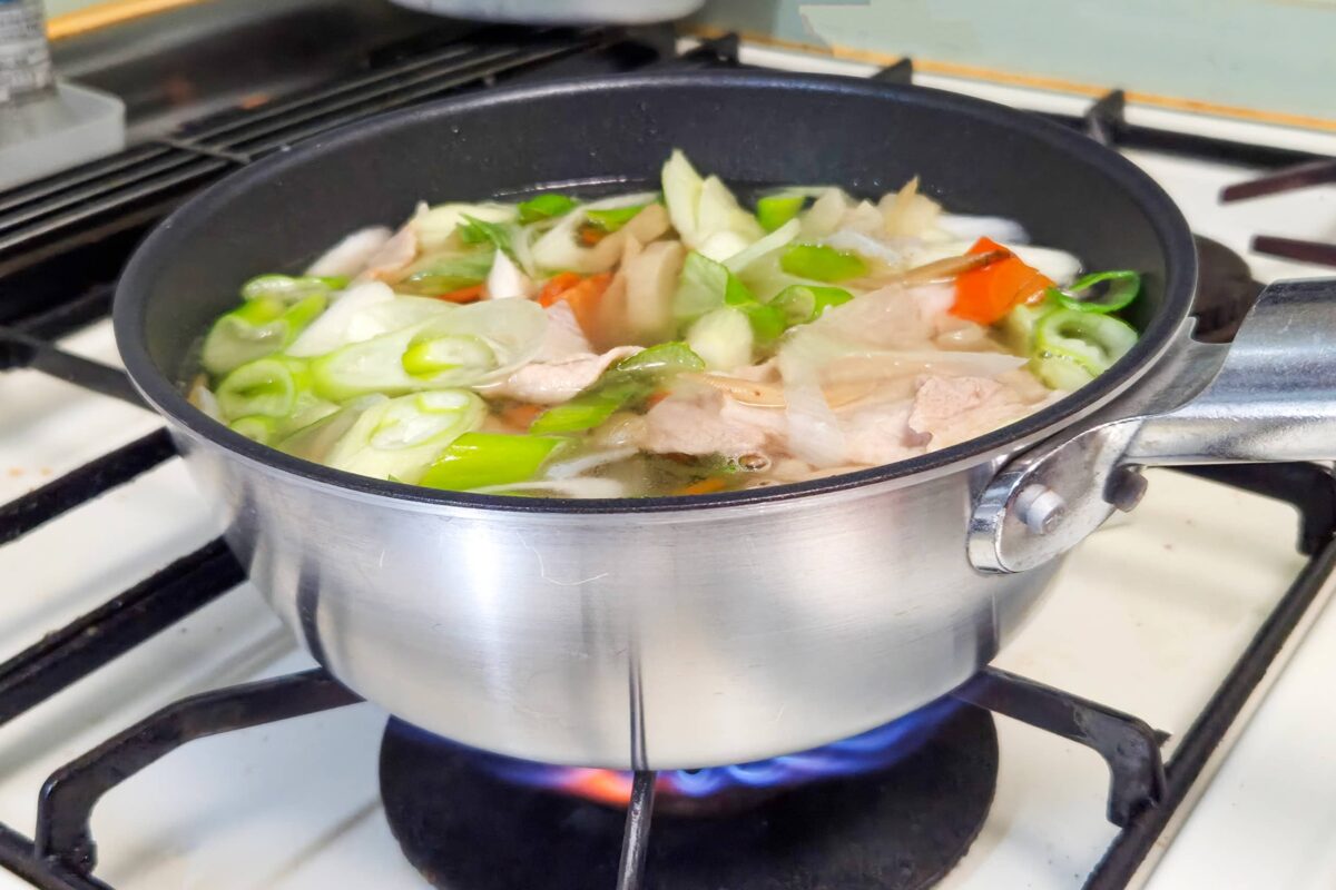 鍋としても使える こびりつきにくいフライパン 深型