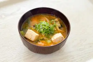 ギャル曽根、味噌汁に“まさかの食材”を大量投入　一般では少数「私好きなんだけど…」