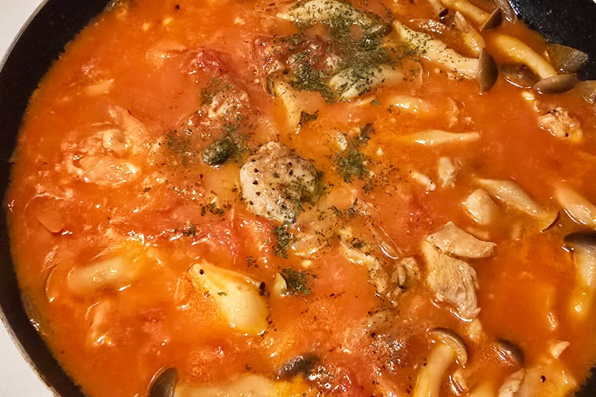 鶏肉のトマト煮込み・パセリ