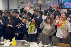 オフィス内で飲みダンス動画投稿した企業が「大学生ノリ」と炎上　同社代表は「日常の1コマ」とブレない姿勢