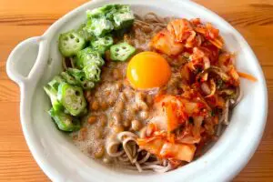 リュウジ、そばは茹でる前の“コレ”が重要 「スタミナそば」が栄養満点で革命的にウマい