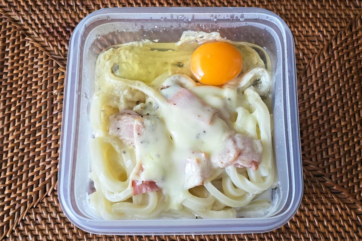 うどんカルボ・卵