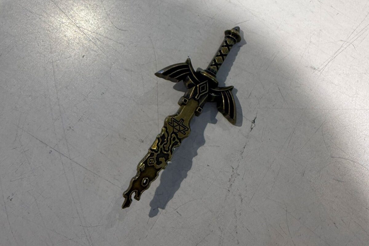 人気ユーチューバー、空港で危険物を没収されるも… 「これ凶器扱いなの