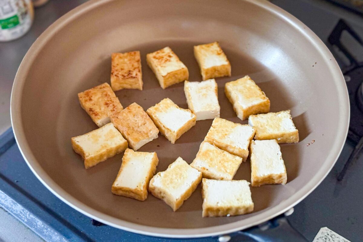 キムチ厚揚げ焼きうどん