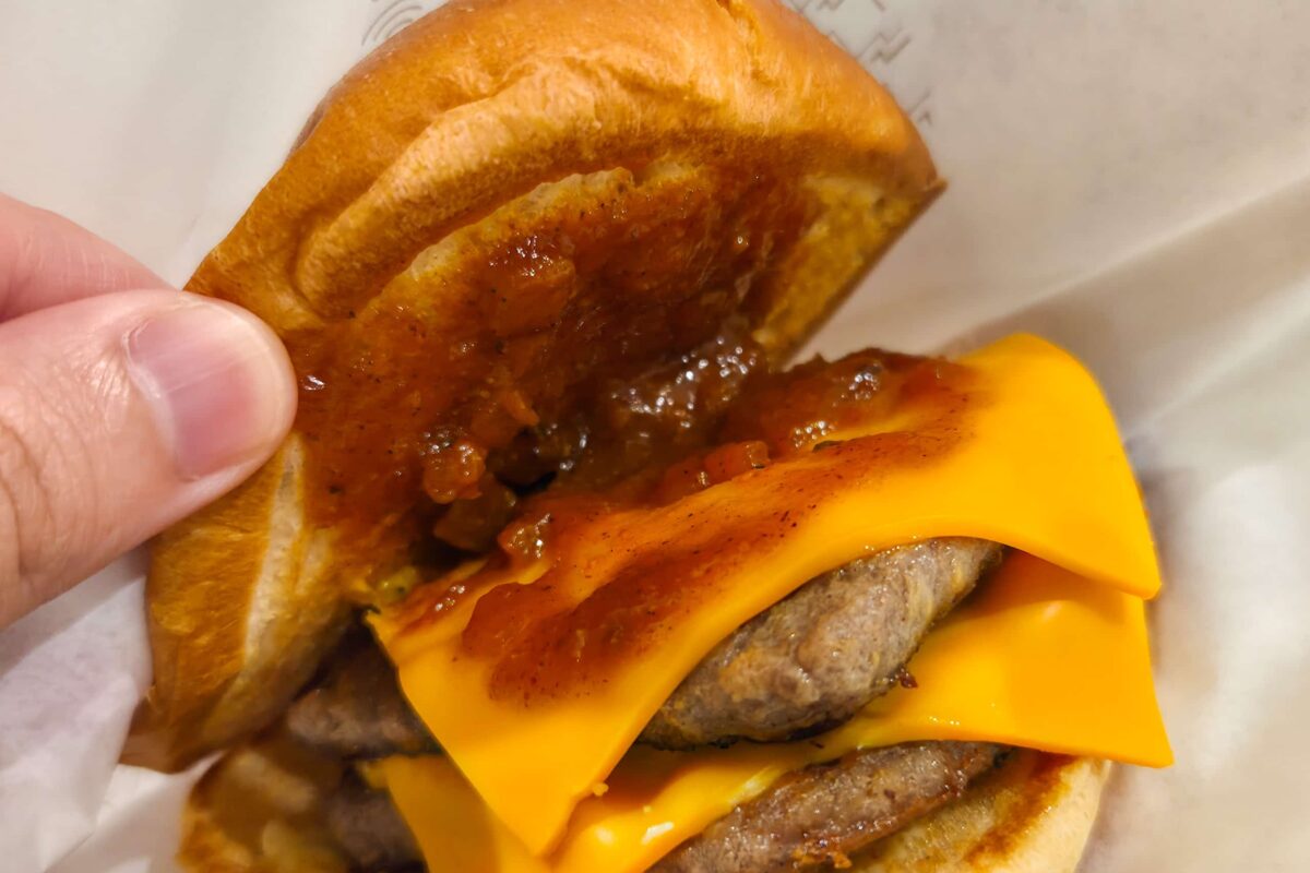 モスバーガー「黒毛和牛のダブルチーズバーガー」