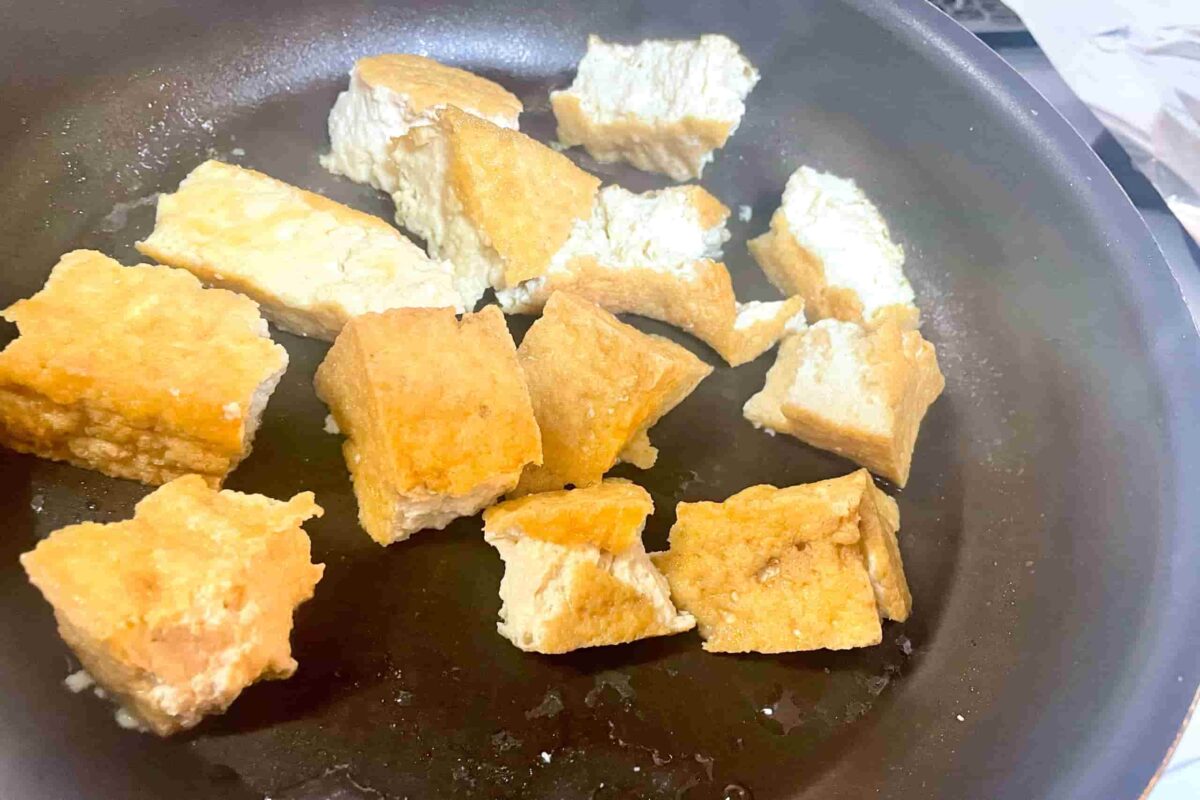 ちぎり厚揚げの酒蒸し