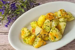 じゃがいもと青のりで作る「のり塩じゃがバター」が超ラク　少ない材料でも大満足