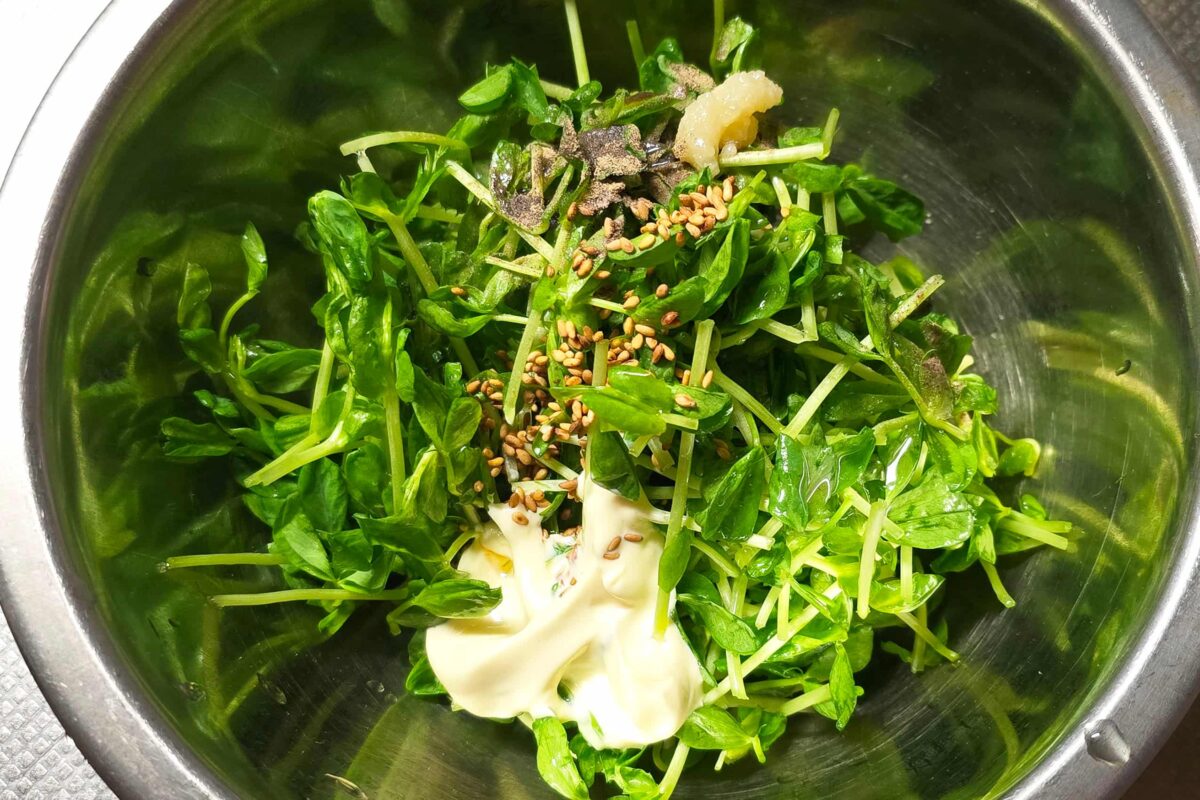 豆苗のガーリックマヨサラダ・調味料
