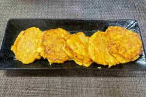 にんじんと豆腐で作る「ハンバーグ」がふわふわ　“1個約10円”で節約にも嬉しい