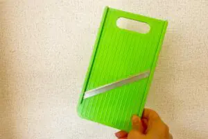 ダイソーの110円スライサーが優秀すぎ　毎日料理する私が、7年ガチ愛用する理由