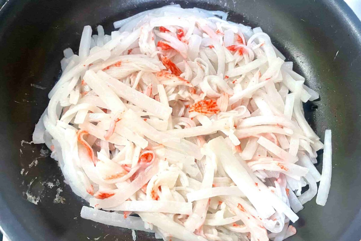 大根とカニカマの焼いたやつ