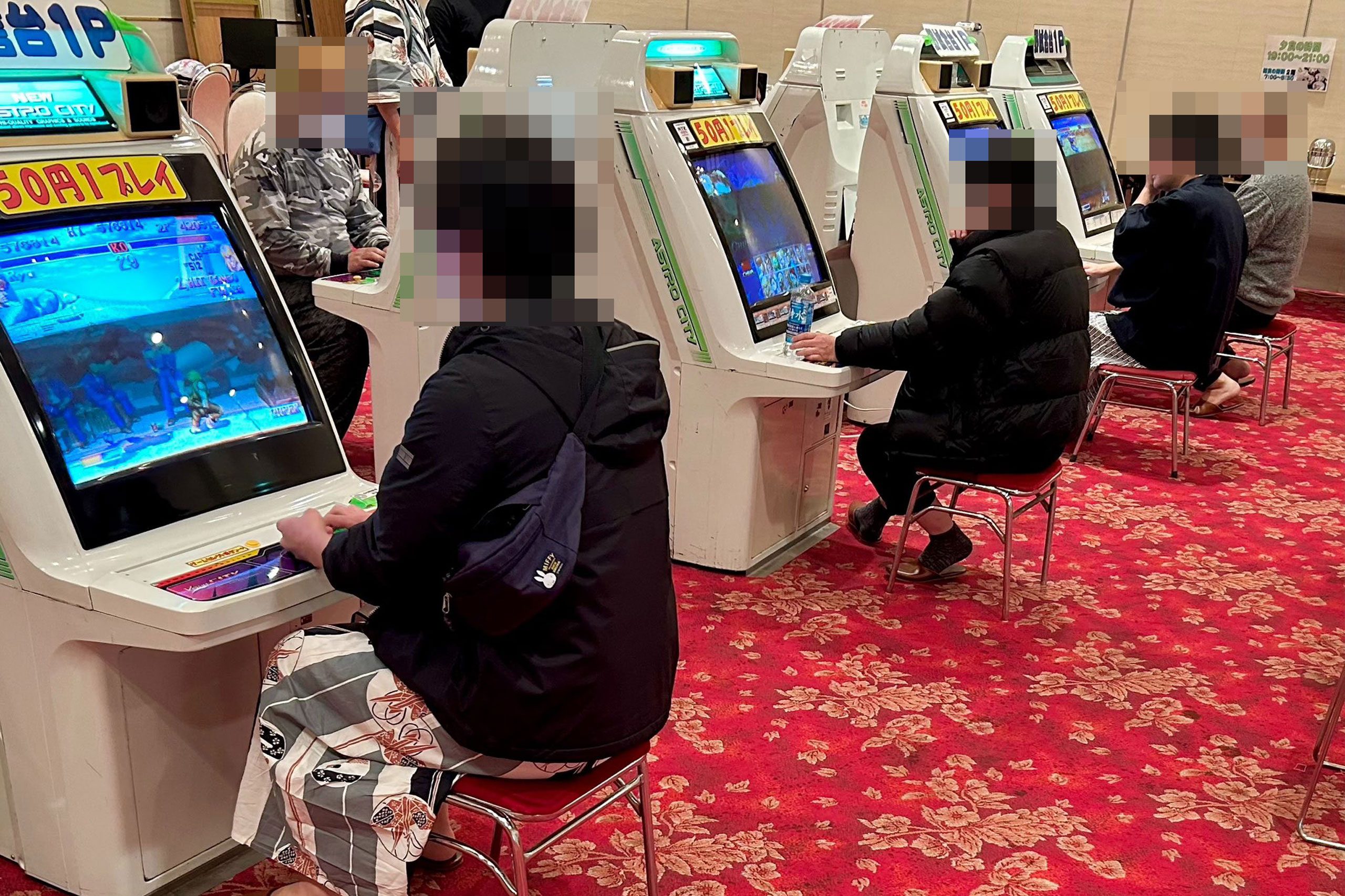 旅館の宴会場で朝8時『スト2』対戦が話題に