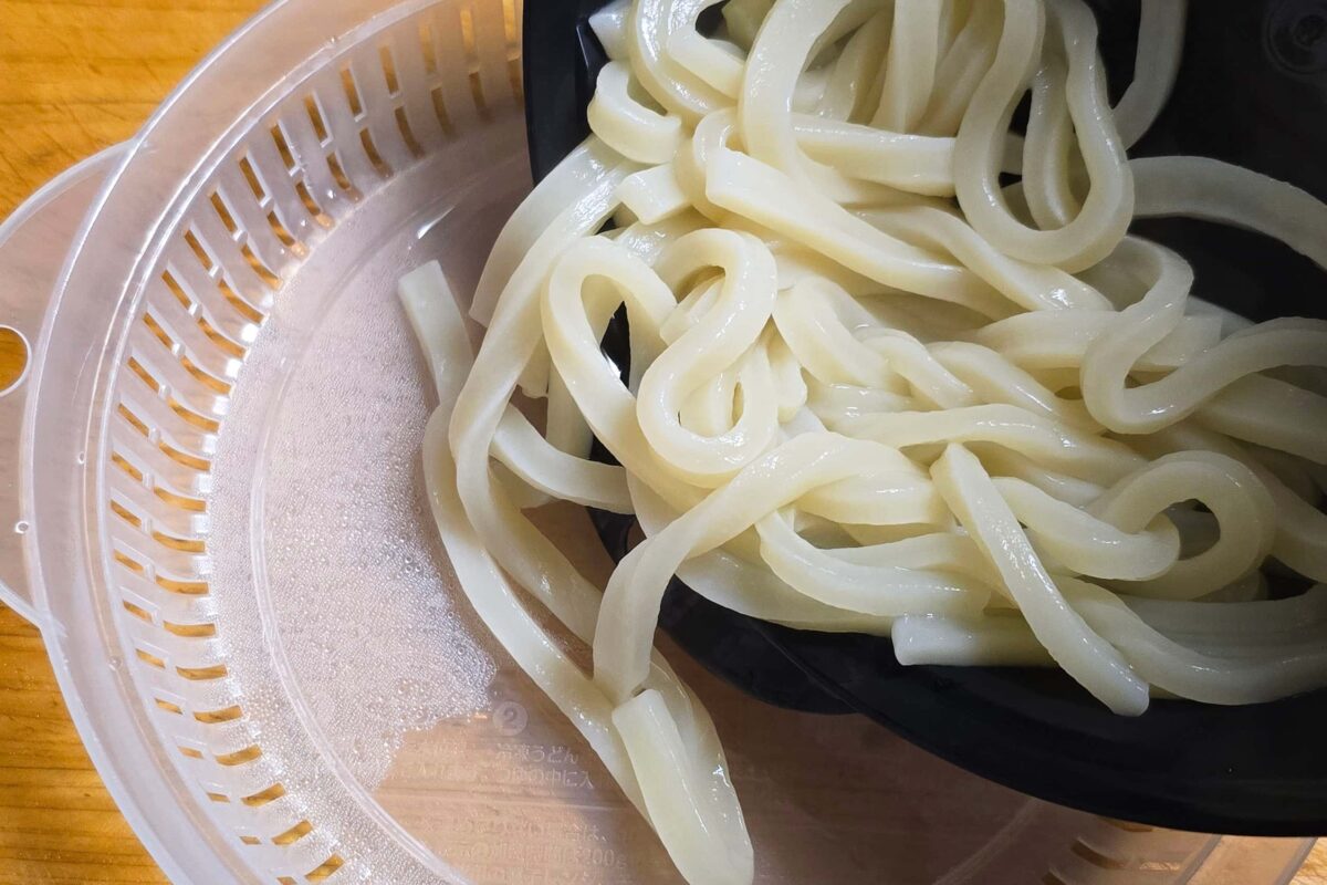 冷凍うどん・湯切り