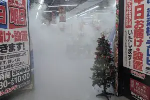ヨドバシカメラ、加湿器コーナーが本気すぎて「もはや火事」と話題　数メートル先も見えない事態に…