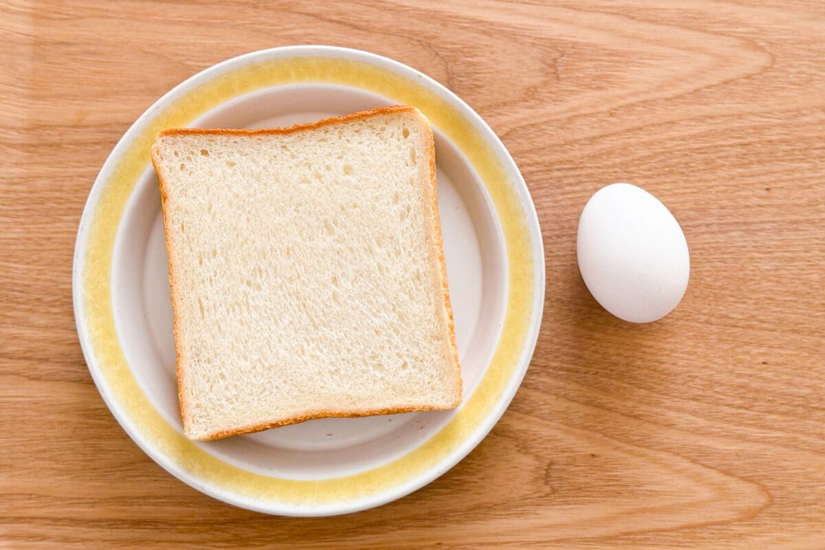 目玉焼きトースト