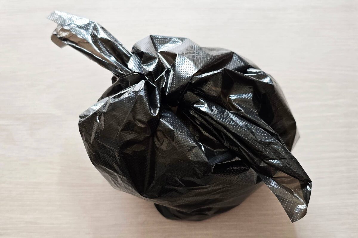 手袋型ゴミ袋・縛る