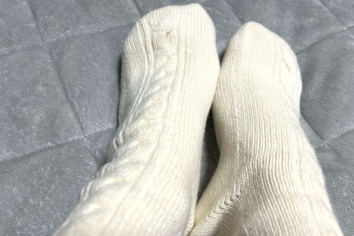 タビオの「ベッドソックスフロントケーブルソックス」