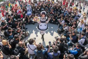 コミックマーケットで記者が覚えた過去にない「違和感」 一部の人気コスプレイヤーが姿を消し…