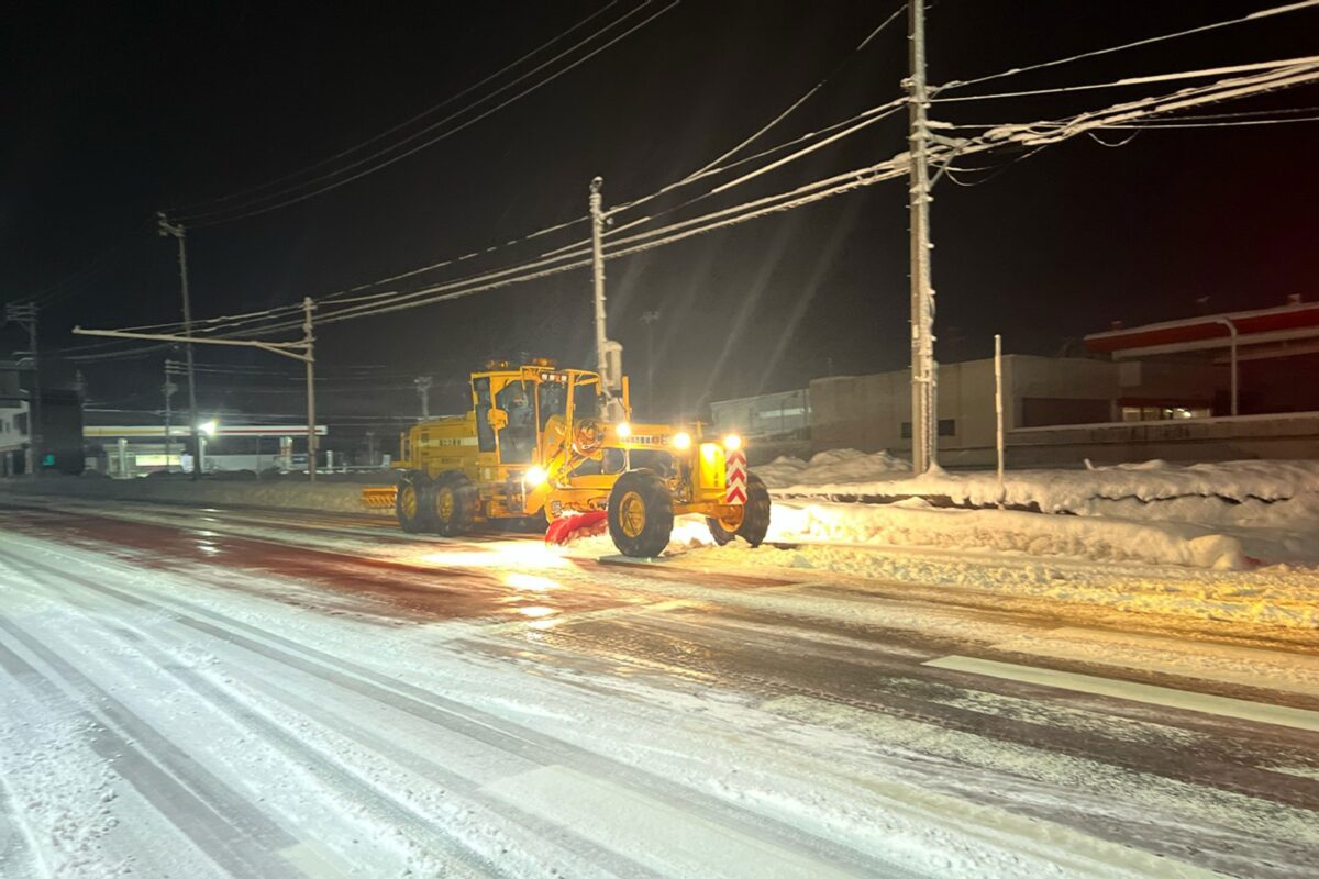 作業中の除雪車