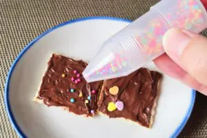 チョコ作りの“トッピング”ストレス　ダイソーの「トントンストッカー」で解消できた