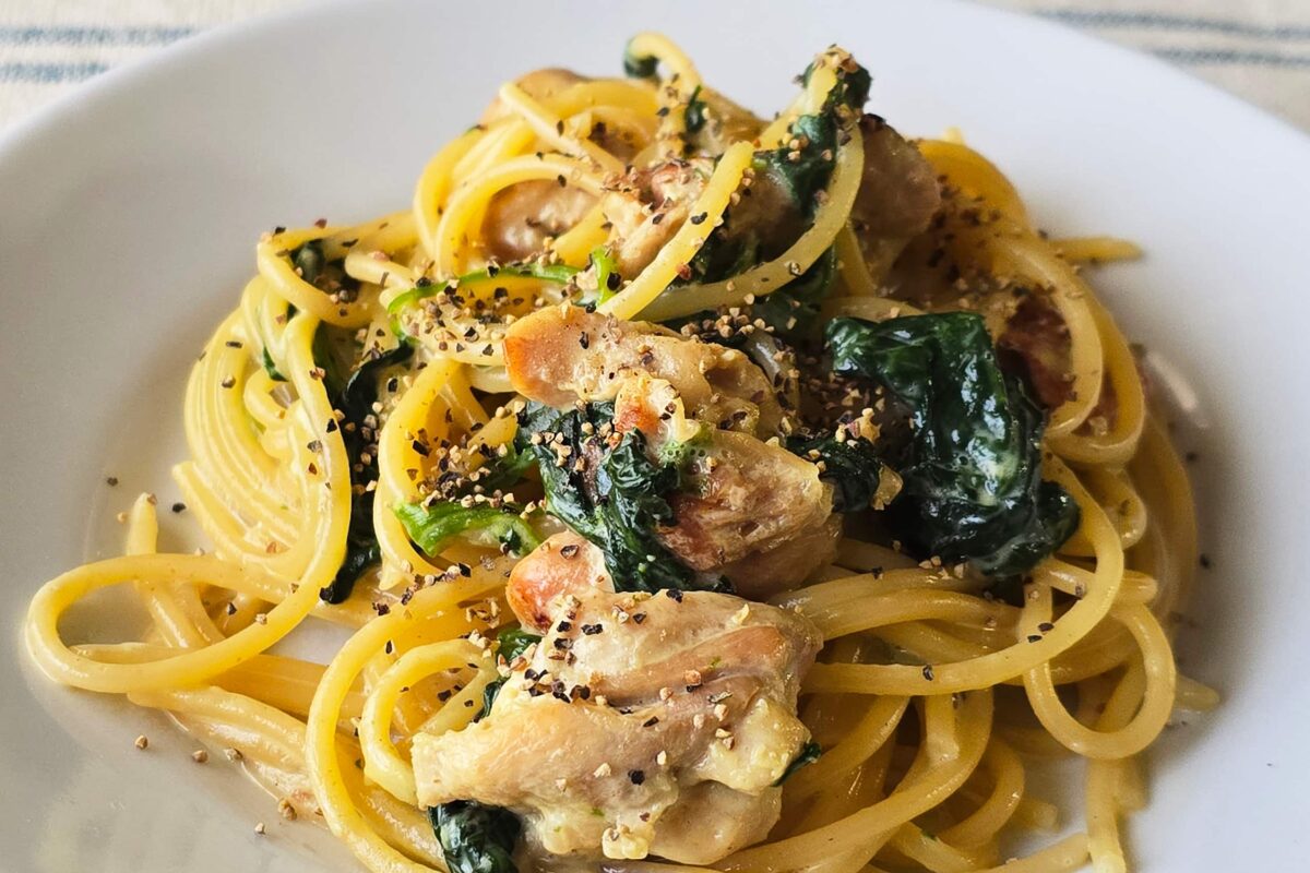 チキンとほうれん草のクリームパスタ