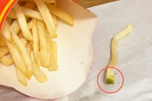 マックフライポテトの“緑色の部分”は食べても大丈夫そ？　その正体は…公式がズバリ「回答」