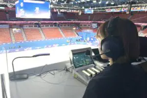 「金」獲得のりくりゅうペア、解説者の「語彙が溶けた瞬間」が話題　絶叫の裏には“理由”が…