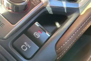 氷点下の日、駐車で“このスイッチ”触らないで　翌日後悔するぞ…「ダメって初めて知った」