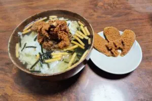 「それ猛毒ですよ！？」作家が上げた写真にユーザーから指摘が　お茶漬けにのった「具」の正体は…