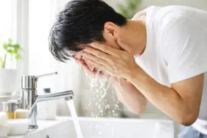 「わ、、50年近く毎朝やってた」医師が明かしたNG習慣　花粉時期にも注意が必要で…