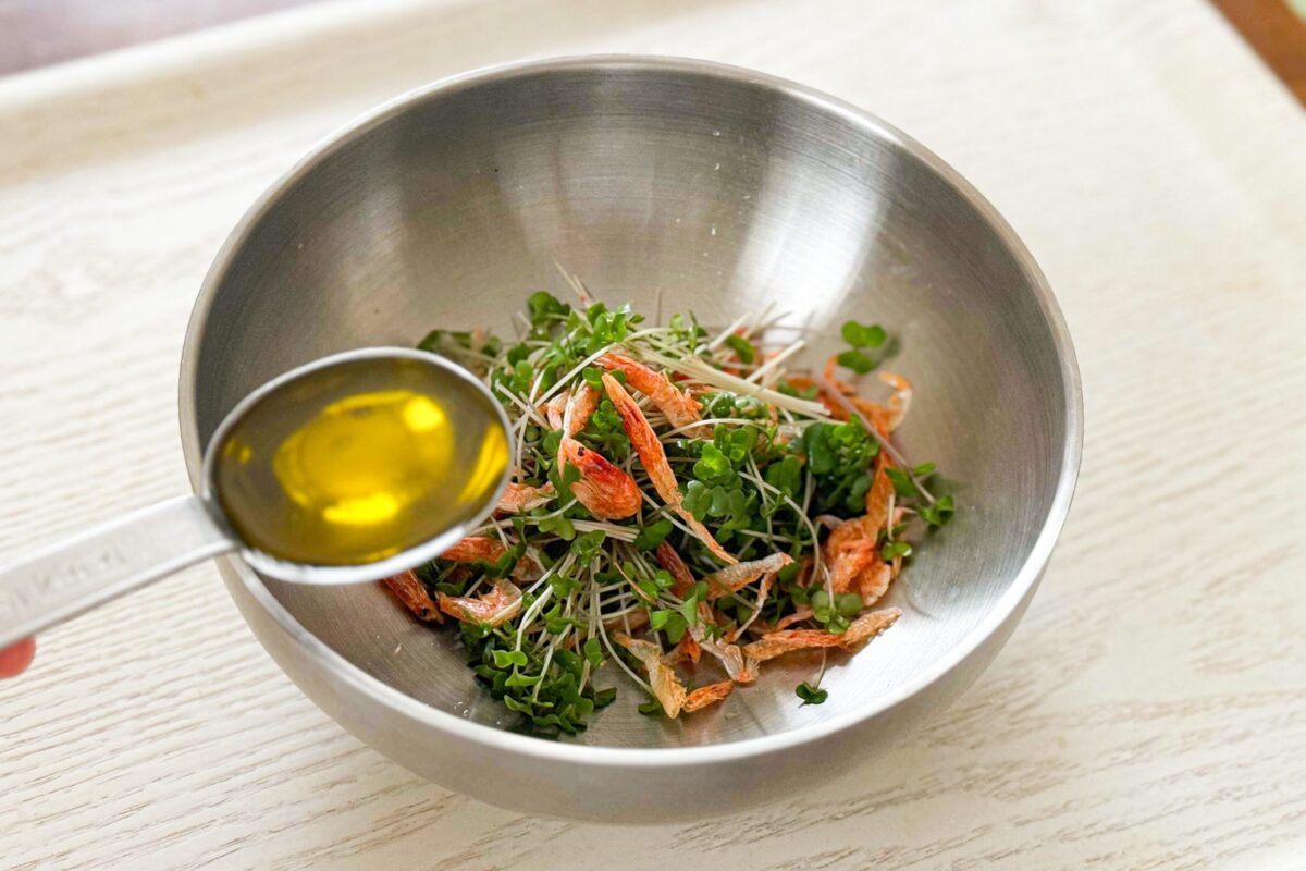 ブロッコリースプラウトと桜えびの和え物