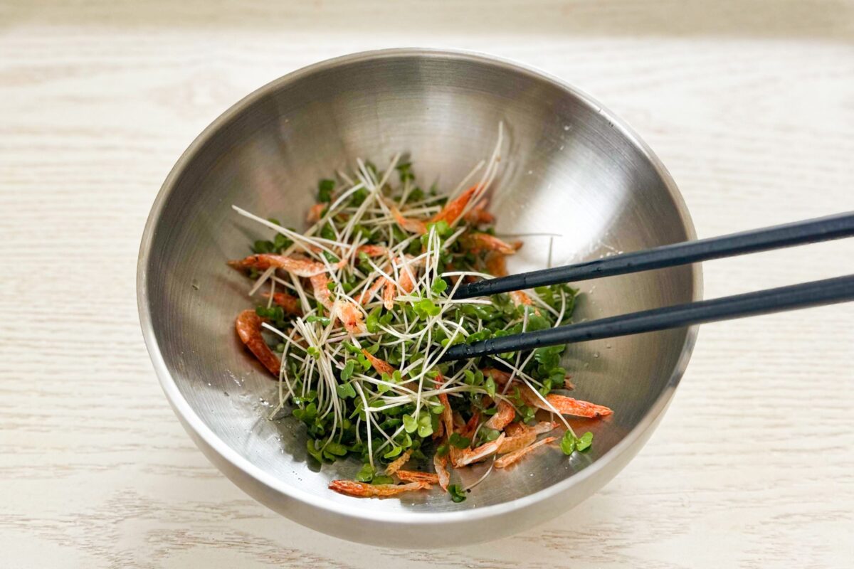 ブロッコリースプラウトと桜えびの和え物