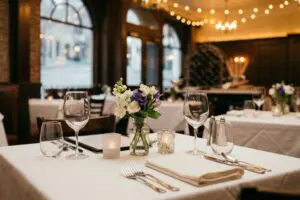 “とりあえず予約”でその後キャンセルは迷惑行為？　料理店が「やめて」訴えも、理由がエグすぎる…