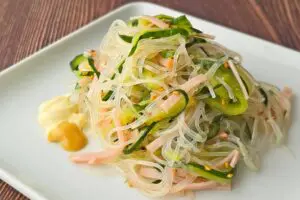 リュウジ、レンチン一発の「やけくそ春雨サラダ」が簡単うまい　お惣菜の“あの味”