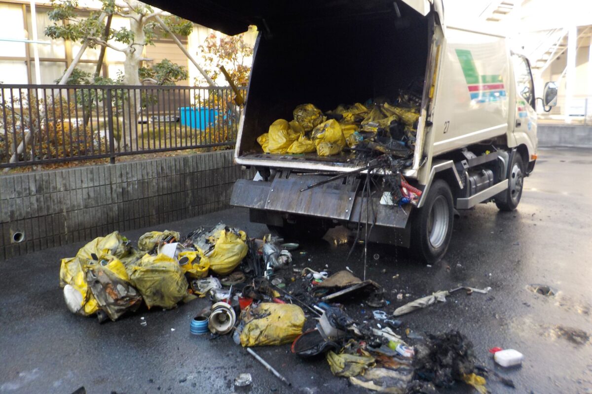 発火したリチウムイオン電池