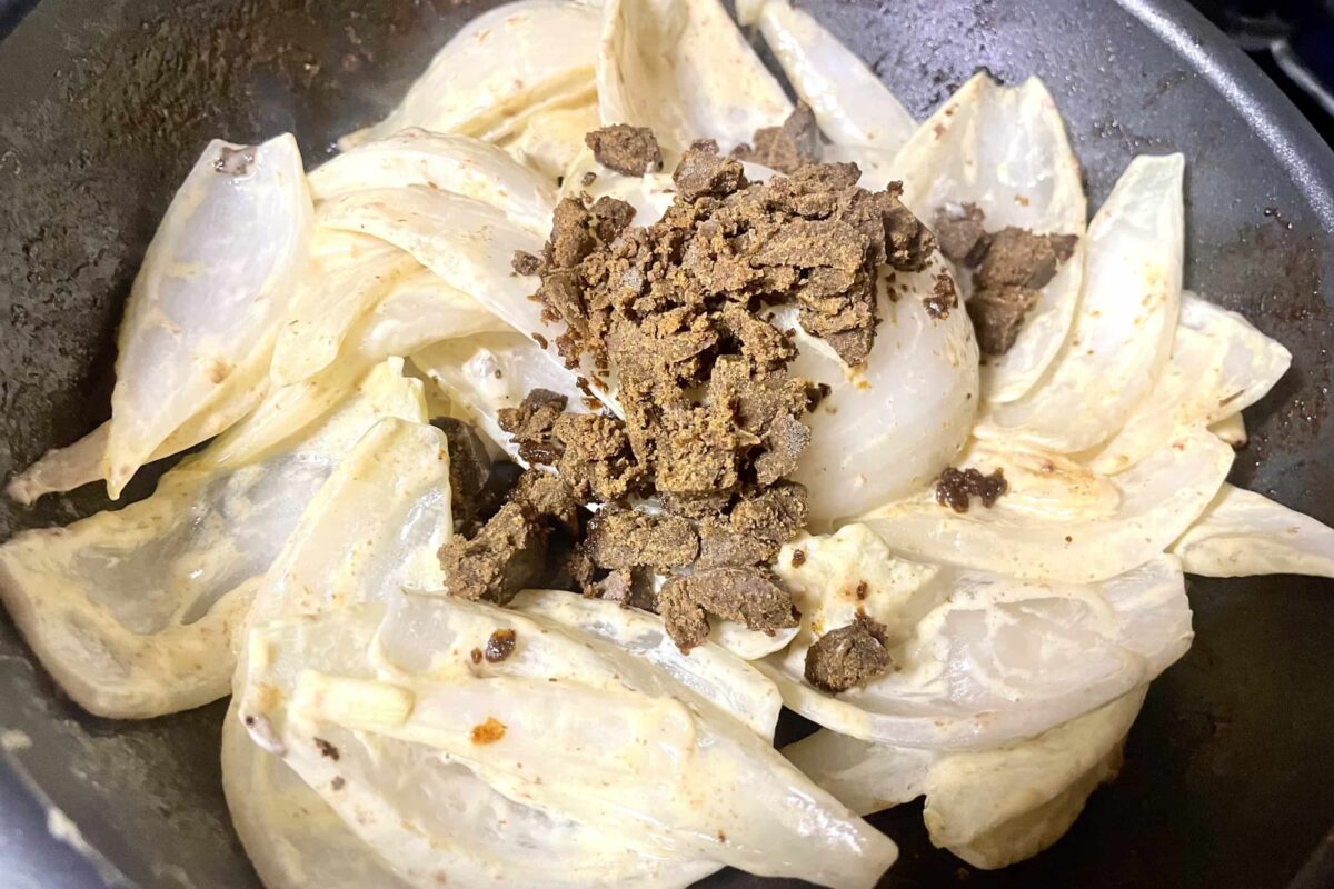 新玉ねぎのカレー炒め