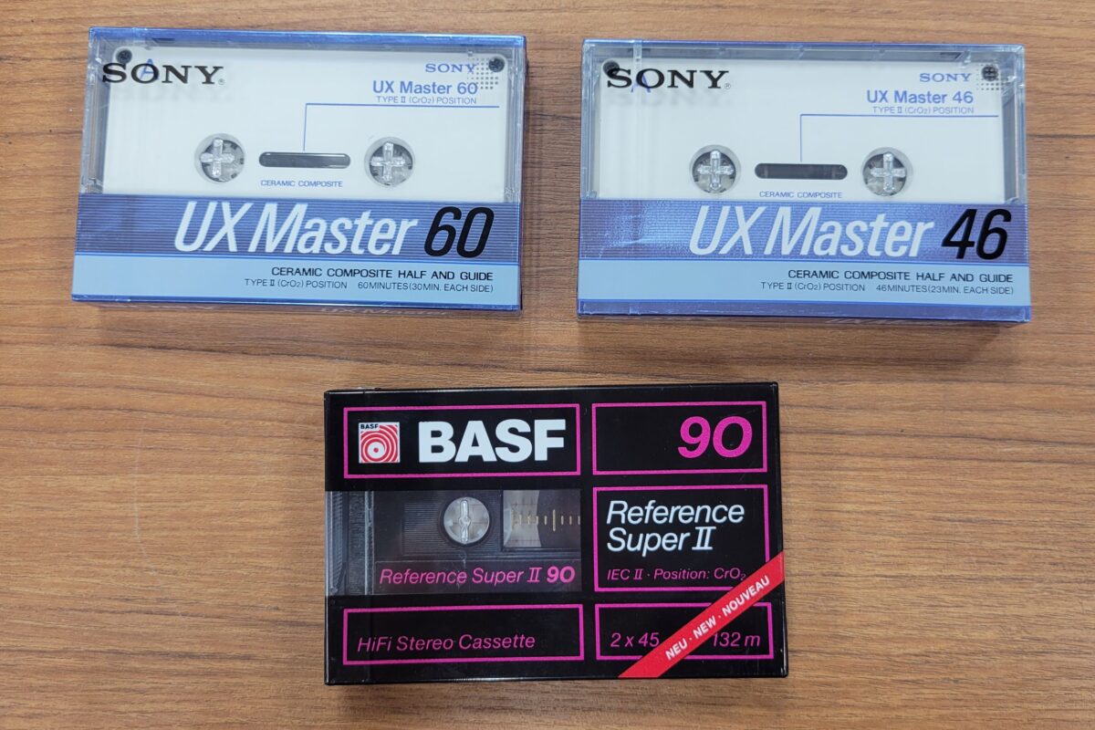 ハードオフの中古カセットテープ