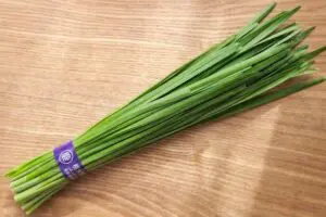 ニラによく似てるが…食中毒のリスクを野菜のプロが警鐘「混じってたら絶対気がつかない」という人も