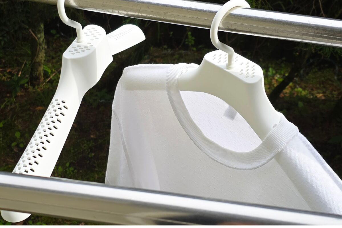 乾きやすい消臭剤入りハンガー