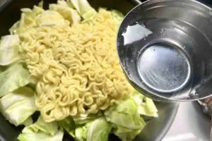 sirabee20260409yakisoba3