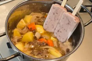 一流シェフも絶賛した「肉じゃが」の作り方　まさかの“コレ”を入れる…