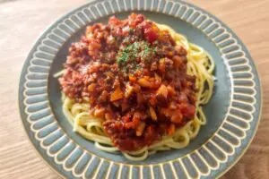 笠原将弘さんの「ミートソーススパゲッティ」がどこか懐かしい 醤油とみりんでホッとする味