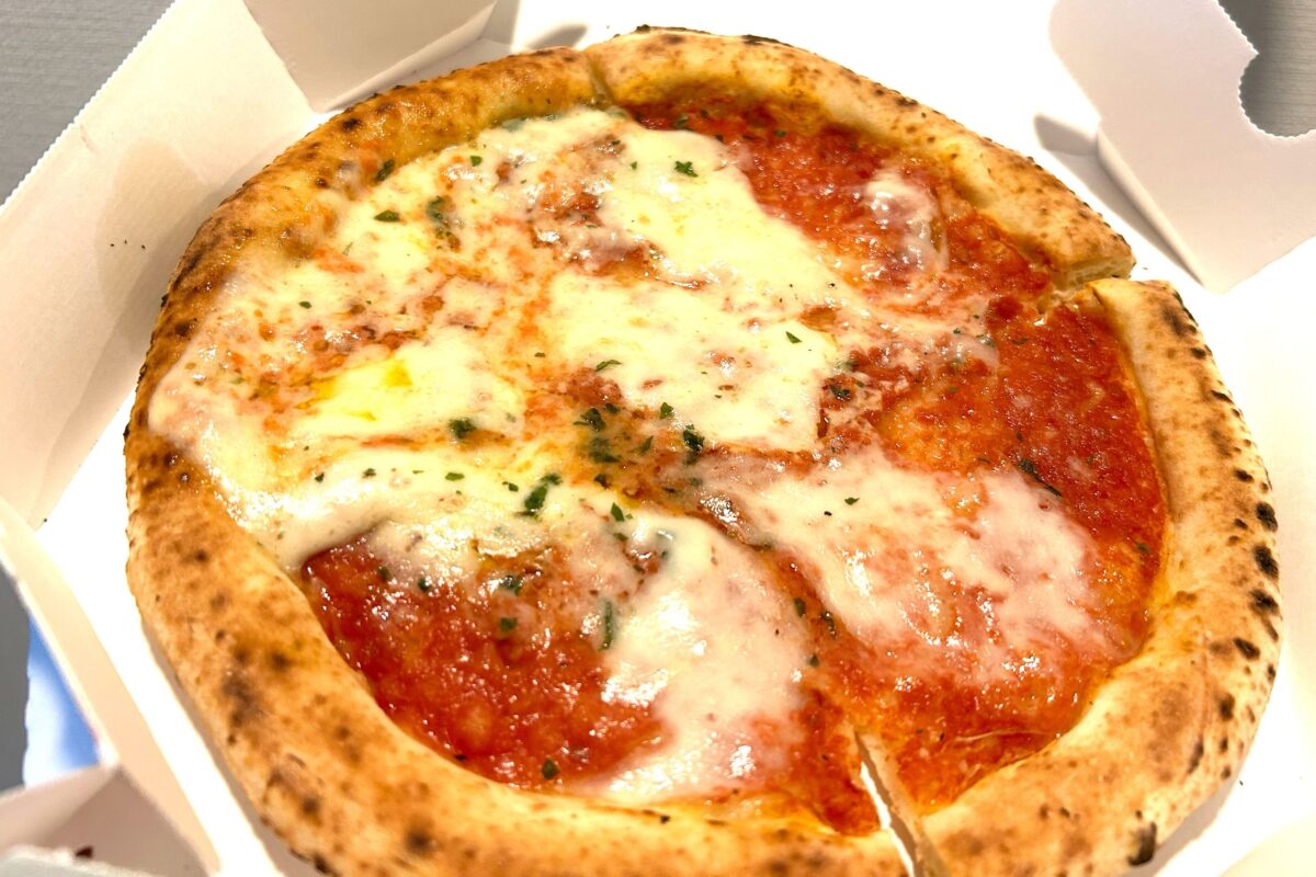 セブンの「お店で焼いたピザ マルゲリータ」