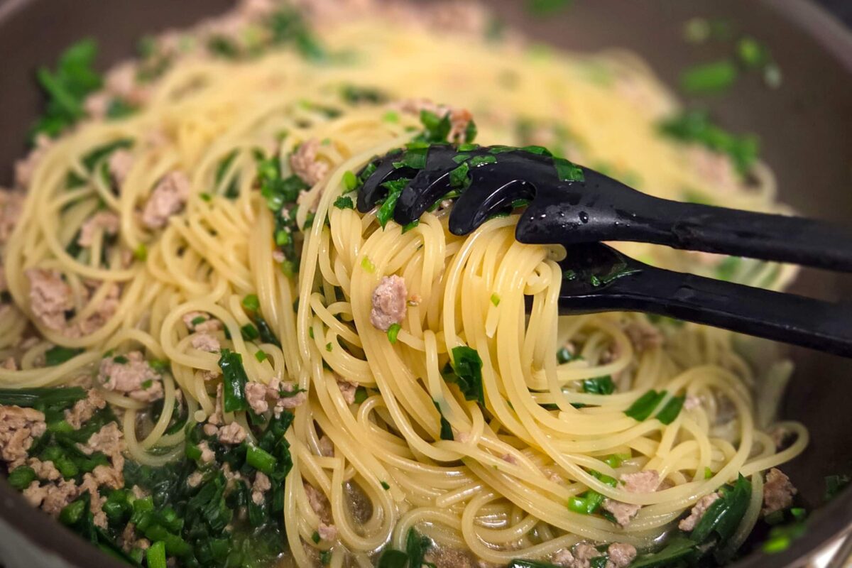 ニラのミートソース