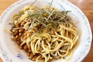 納豆パスタに“コレ”入れて　レンチンだけなのに驚くほどウマくなる