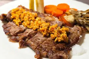 リュウジも唸った“肉の鬼才”のステーキ　安い肉が驚くほど柔らかい