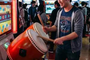 太鼓の達人を“無断でヤスリがけ”する行為、施設が警告　Xでは「なんで！？」疑問も…数年前から問題に